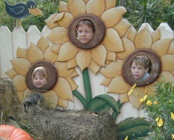 Sianna, Daniel & Nathan at the San Diego Zoo - 17 November 2002